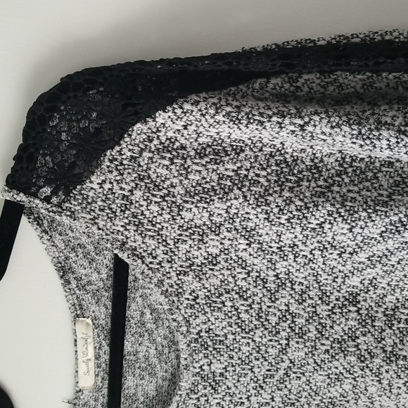 Sweetly Wonderful top - Picture 2 of 9